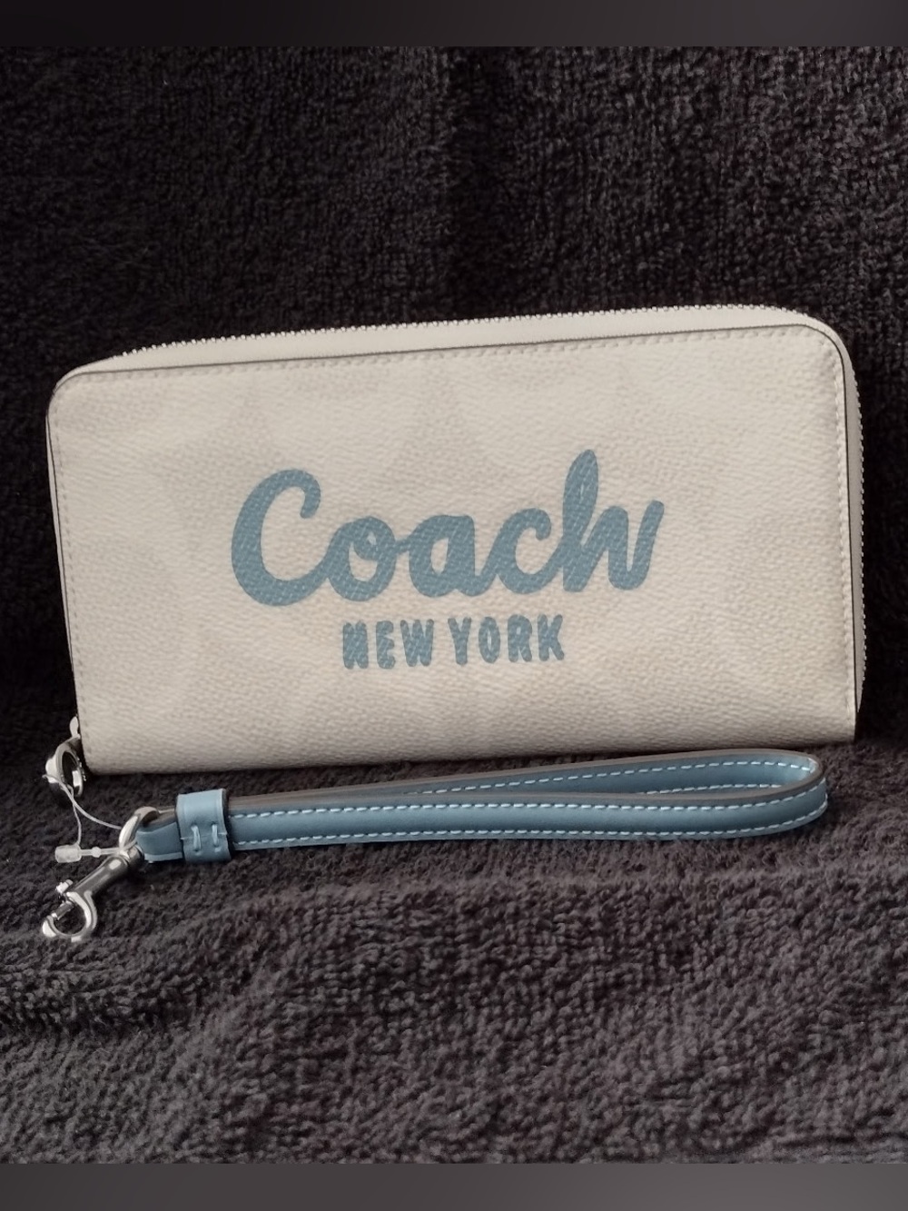 Coach White Zip Wallet Wristlet